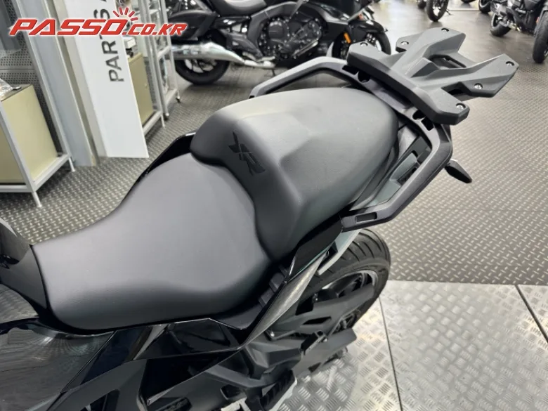 BMW S 1000 XR 2025 블랙 사진 8