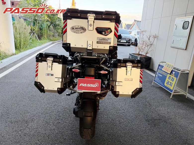 BMW R 1300 GS 2024 실버 사진 3
