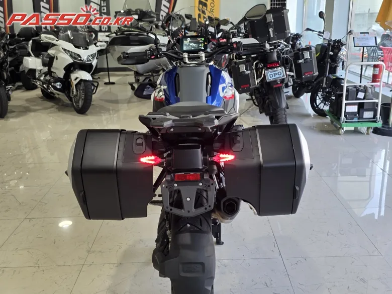 BMW R 1300 GS 2026 화이트 사진 3
