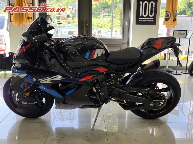 BMW M 1000 RR 2024 레드 사진 2