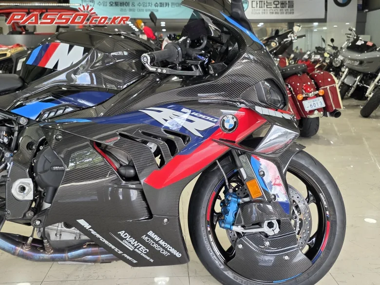 BMW M 1000 RR 2024 레드 사진 5