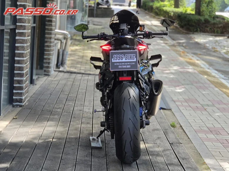BMW M 1000 R 2023 블루 사진 3