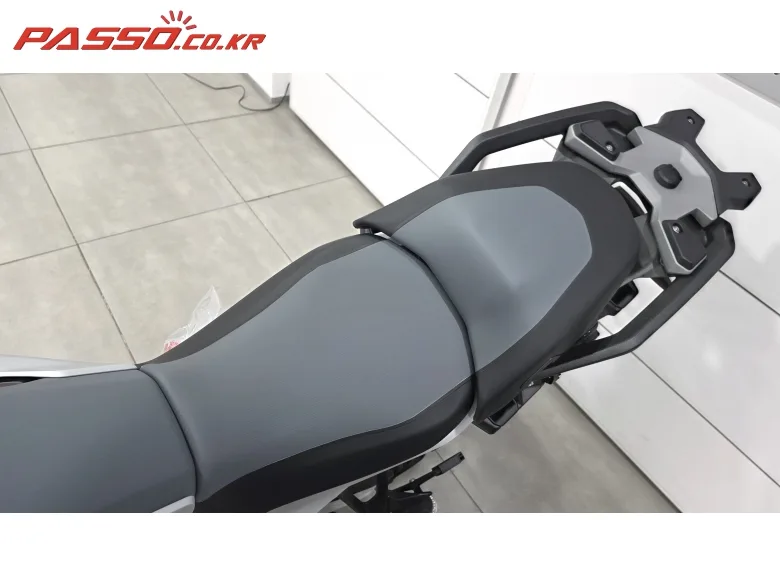 BMW R 1300 GS 2026 화이트 사진 8