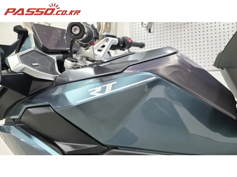 BMW R 1300 RT 2026 블루 사진 8