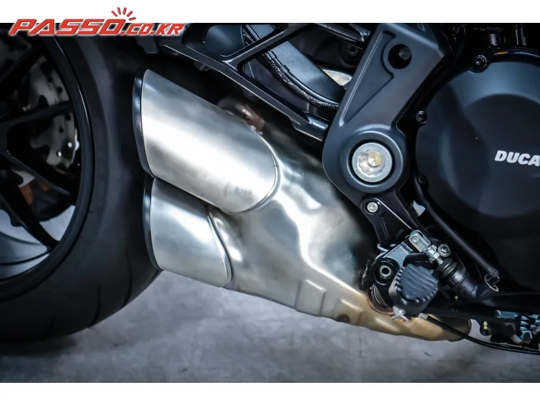 두카티 디아벨 1260 S 2022 실버 사진 7