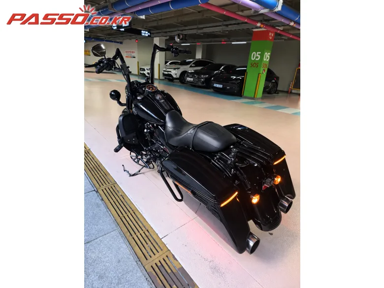 할리데이비슨 로드킹 스페셜 2023 블랙 사진 8