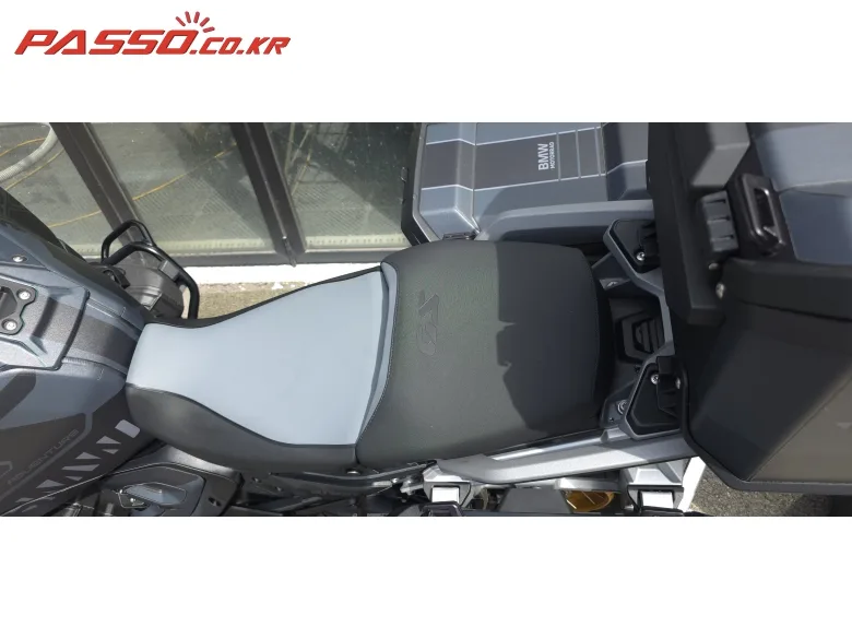 BMW R 1300 GS 어드벤쳐 2026 블랙 사진 2