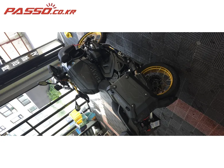 BMW R 1300 GS 어드벤쳐 2026 블랙 사진 4