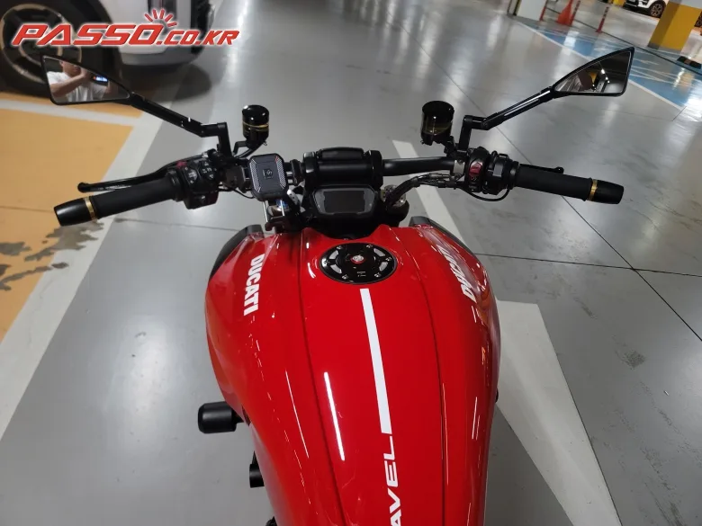 두카티 디아벨 1260 S 2019 레드 사진 4