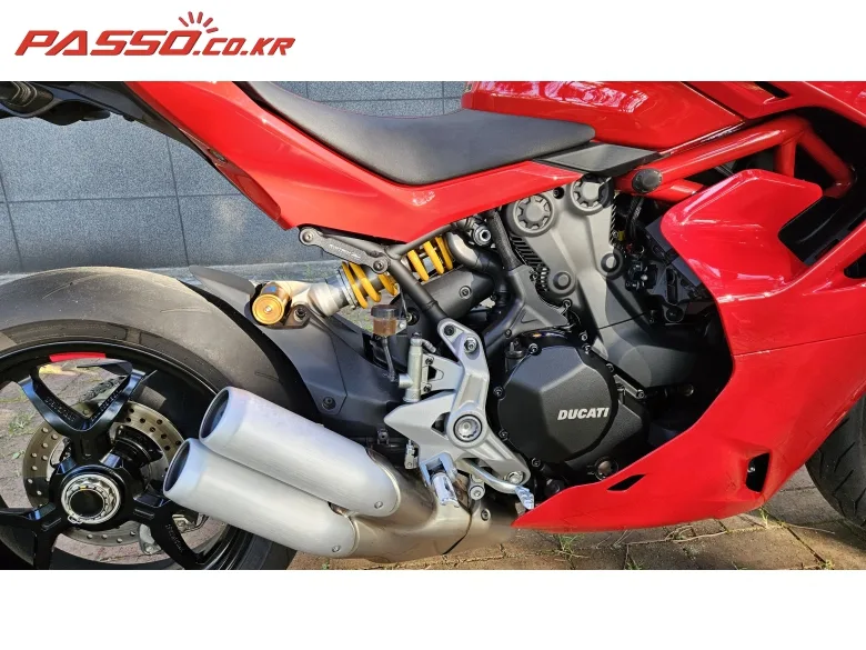 두카티 슈퍼스포츠 950 S 2021 레드 사진 5