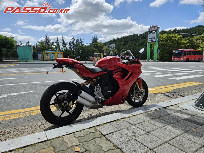 두카티 슈퍼스포츠 950 S 2021 레드 사진 7