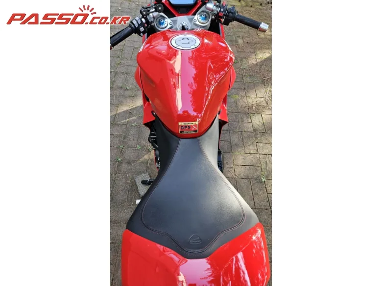두카티 슈퍼스포츠 950 S 2021 레드 사진 8