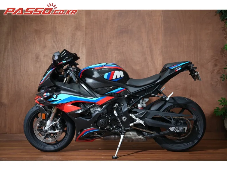 BMW S 1000 RR 2023 블랙 사진 2