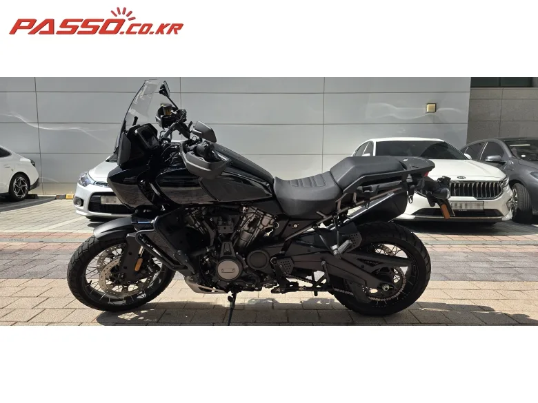 할리데이비슨 팬 아메리카 1250 스페셜 2023 블랙 사진 2