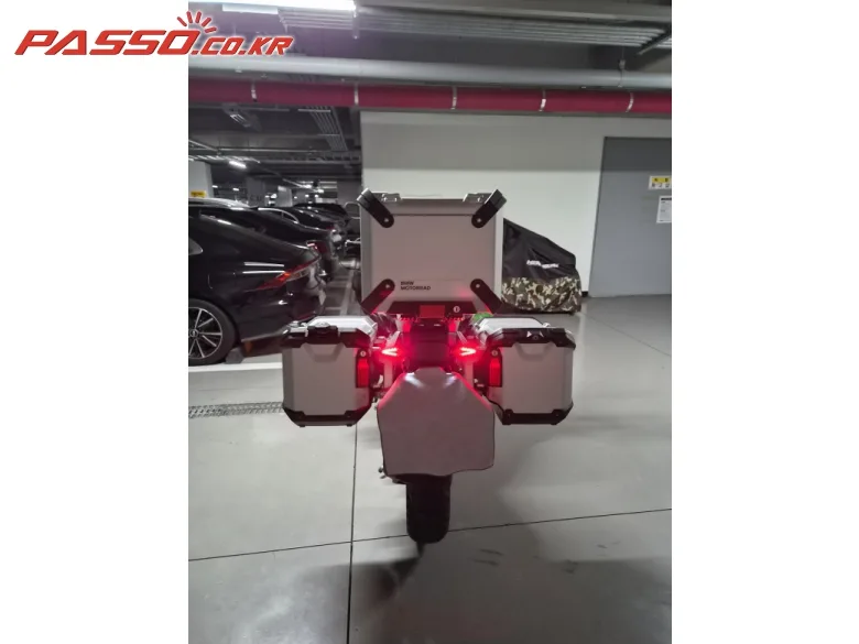 BMW R 1300 GS 어드벤쳐 2025 실버 사진 3