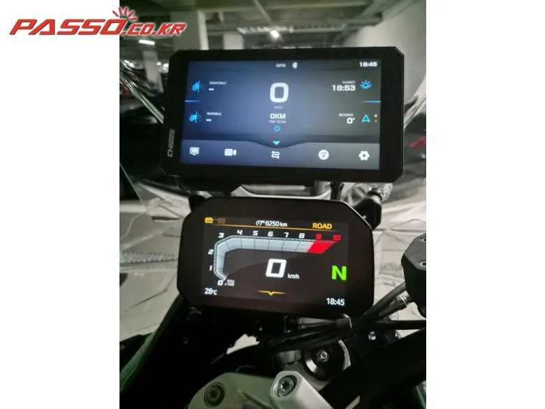 BMW R 1300 GS 어드벤쳐 2025 실버 사진 4