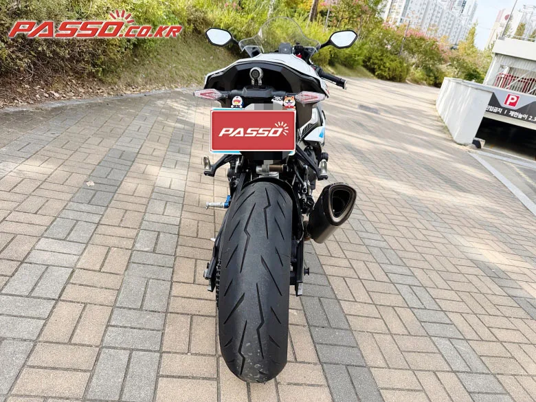 BMW S 1000 RR 2023 화이트 사진 3
