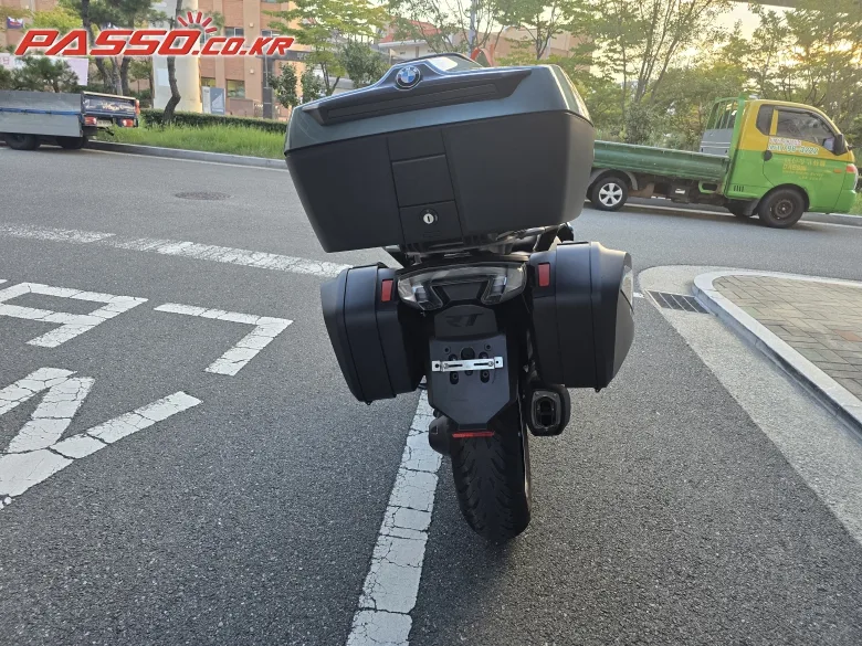BMW R 1300 RT 2026 건메탈 사진 3