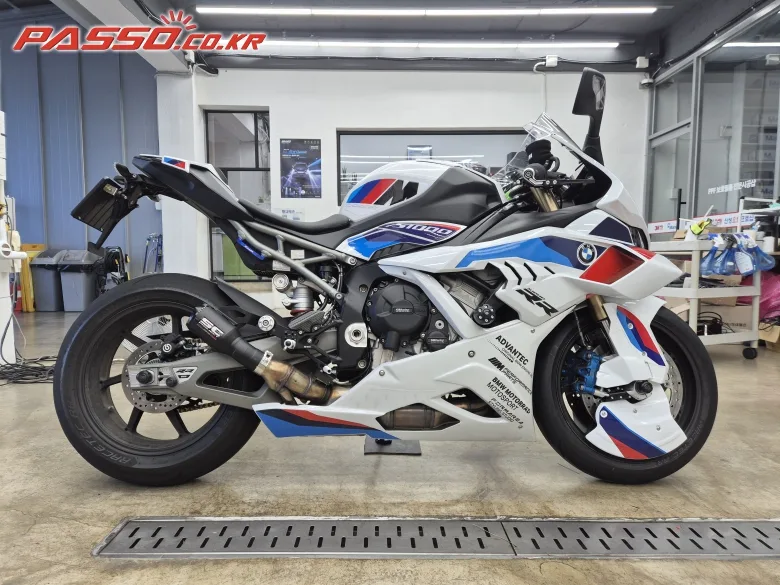 BMW S 1000 RR 2025 화이트 사진 1