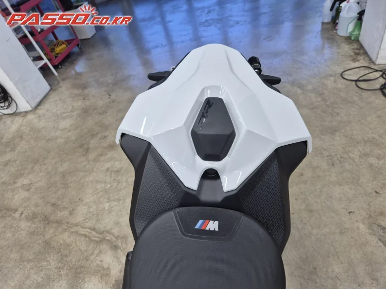 BMW S 1000 RR 2025 화이트 사진 8