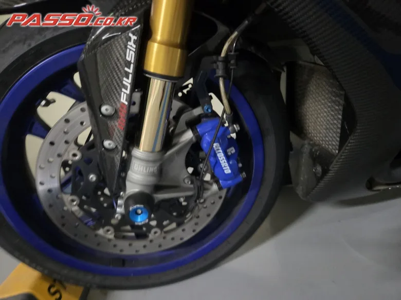 야마하 YZF R1 M 2018 네이비 사진 8