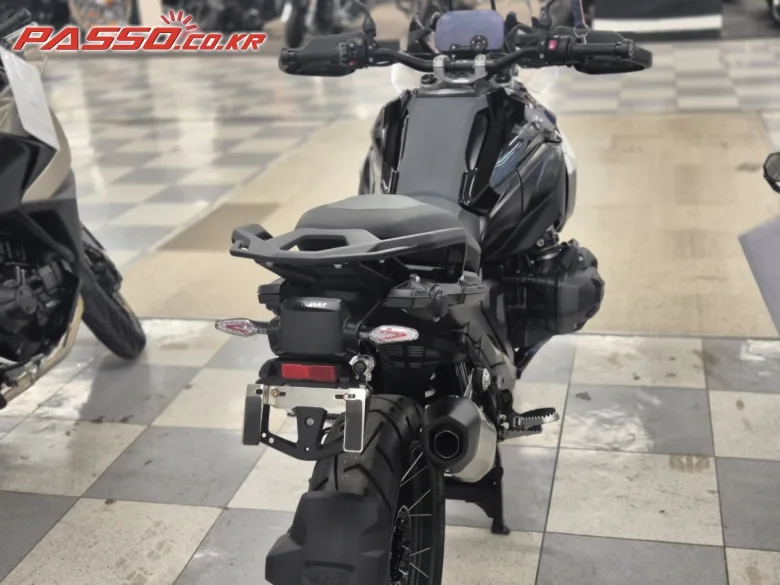 BMW R 1300 GS 2025 화이트 사진 3