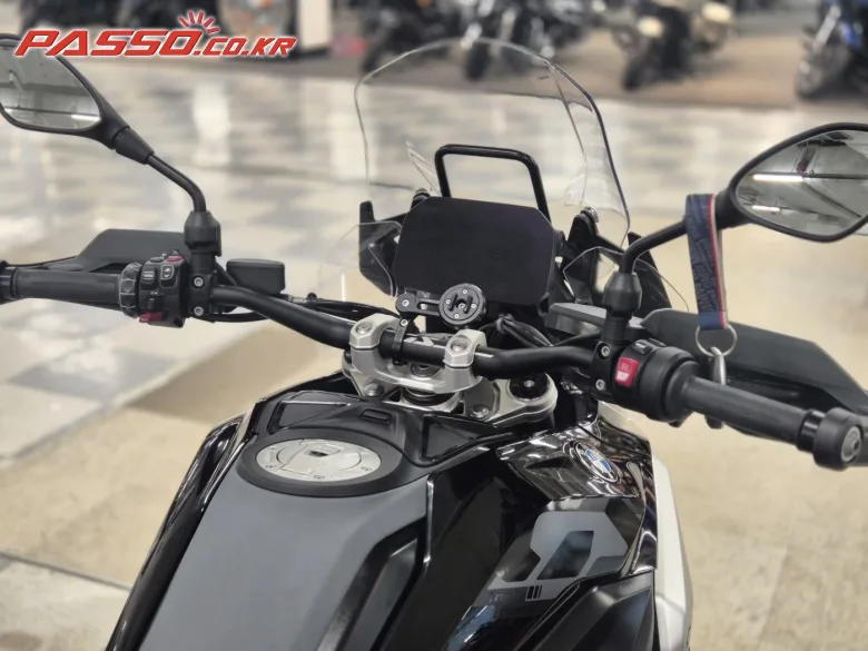 BMW R 1300 GS 2025 화이트 사진 4