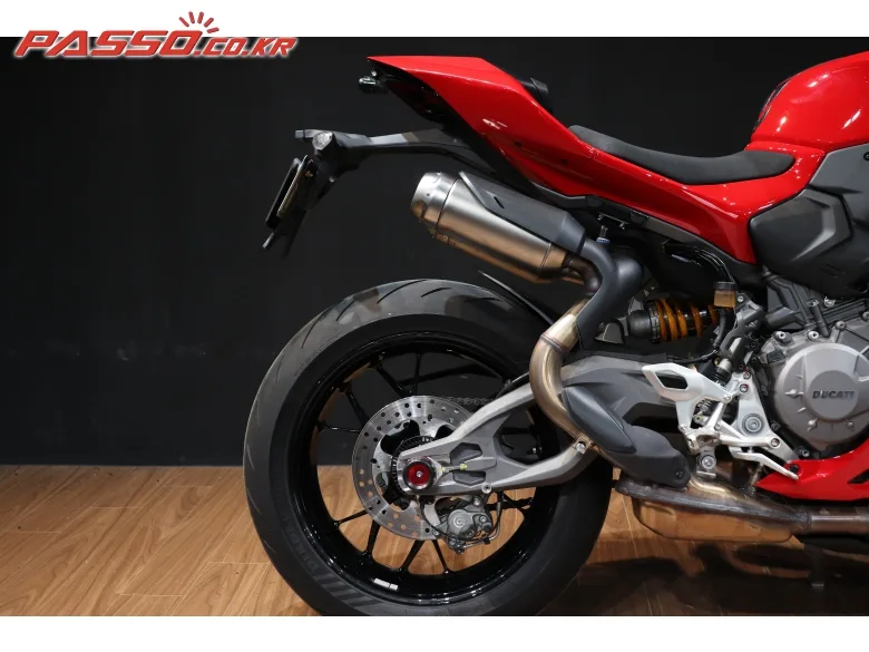 두카티 파니갈레 V2 S 2026 레드 사진 7