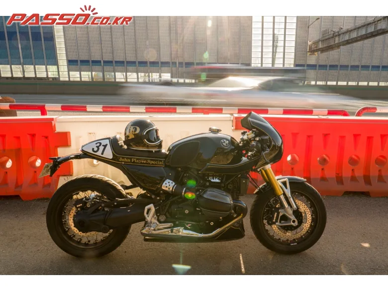 BMW R 12 나인 티 2024 블랙 사진 1