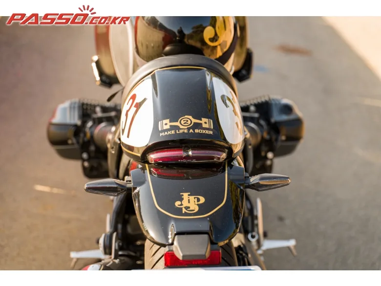 BMW R 12 나인 티 2024 블랙 사진 3