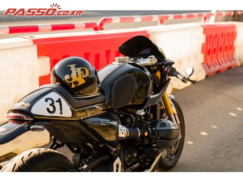 BMW R 12 나인 티 2024 블랙 사진 4