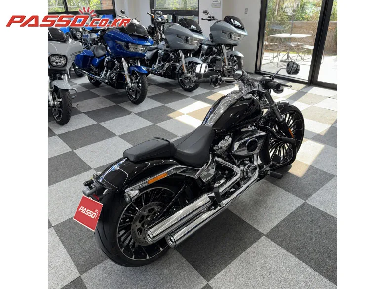 할리데이비슨 브레이크아웃 117 2025 블랙 사진 3