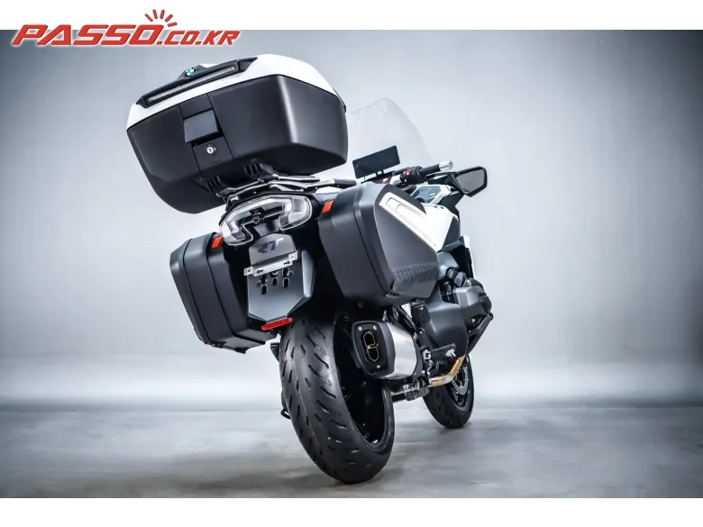 BMW R 1300 RT 2026 화이트 사진 3
