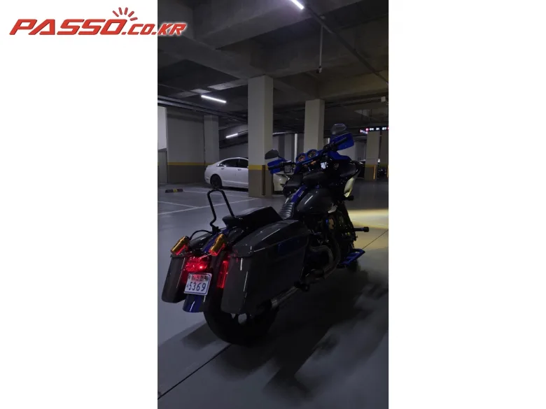 할리데이비슨 로드 글라이드 ST 2022 네이비 사진 7
