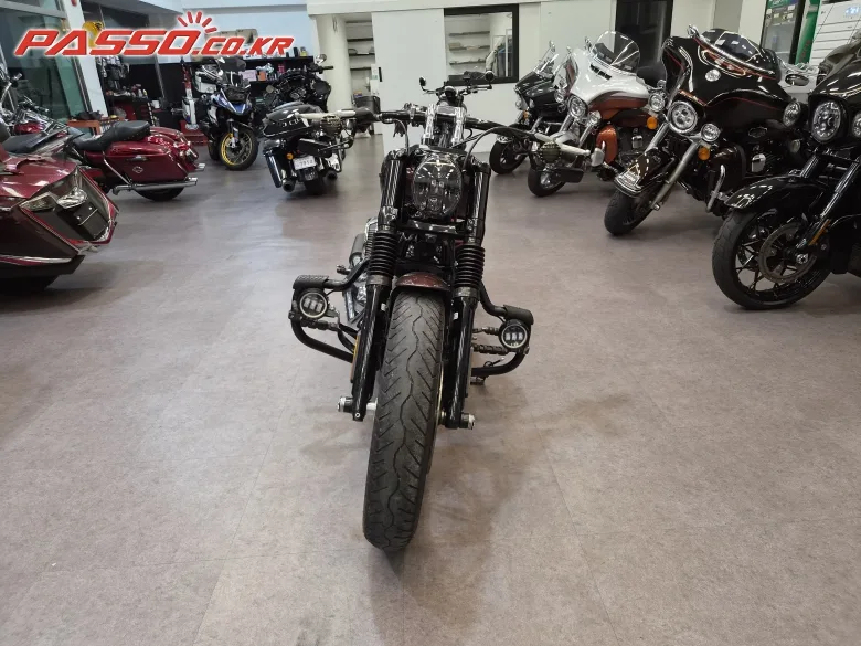 할리데이비슨 브레이크아웃 114 2018 버건디 사진 7