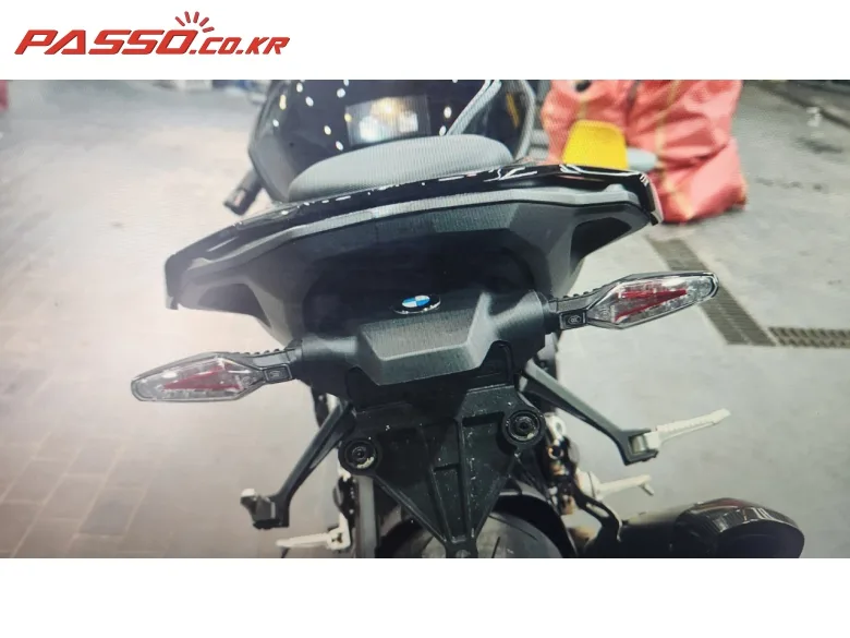 BMW S 1000 RR 2023 블랙 사진 3