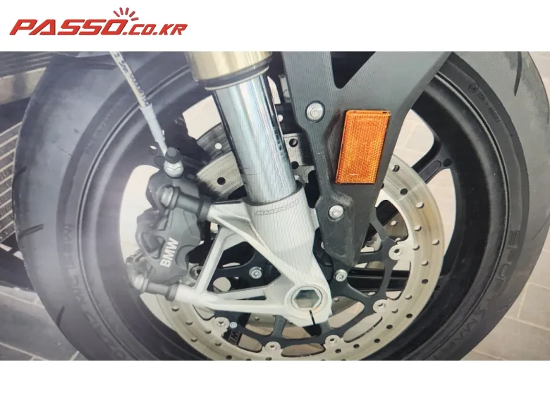 BMW S 1000 RR 2023 블랙 사진 8