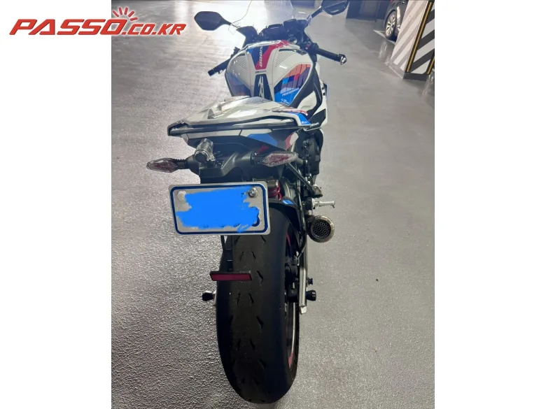 BMW S 1000 RR 2025 화이트 사진 3