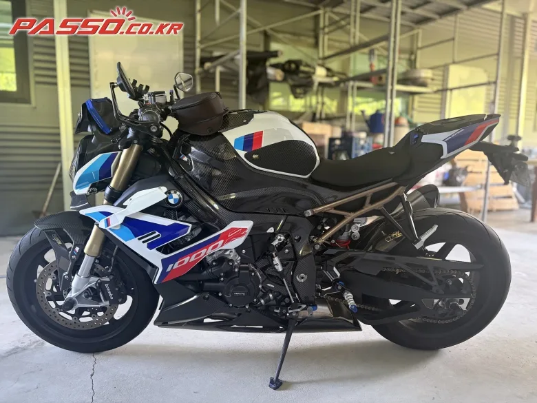 BMW S 1000 R 2024 블랙 사진 2