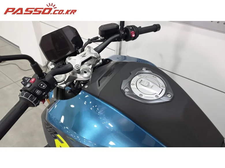 BMW R 1300 R 2026 블루 사진 4