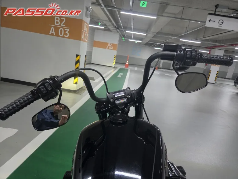 할리데이비슨 스트리트 밥 2019 블랙 사진 4