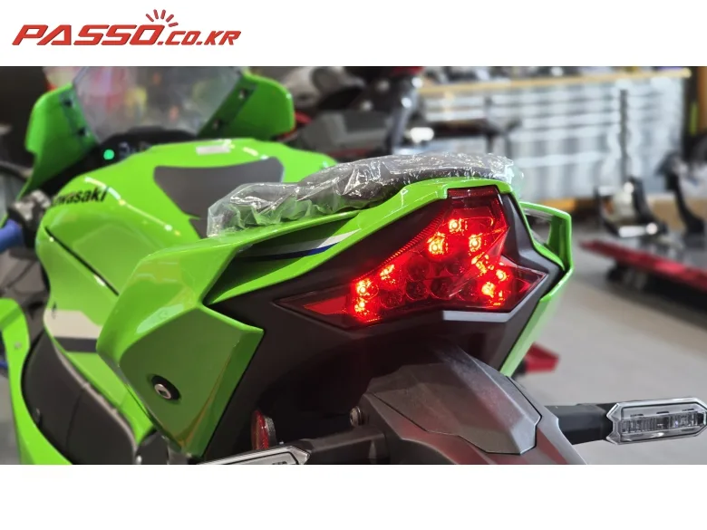 가와사키 닌자 ZX-10R 2026 2026 그린 사진 8
