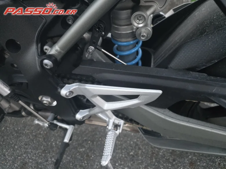 BMW M 1000 R 2025 블랙 사진 5