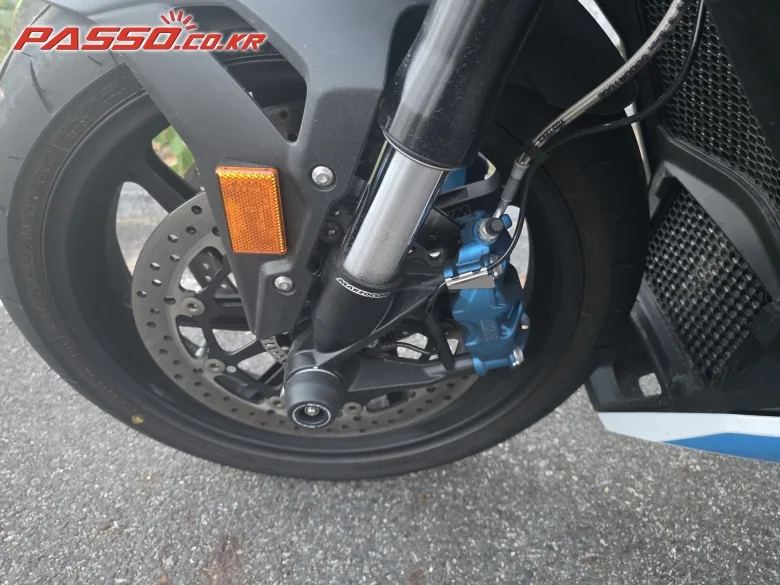 BMW M 1000 R 2025 블랙 사진 6