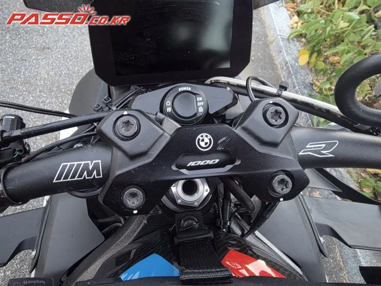 BMW M 1000 R 2025 블랙 사진 7