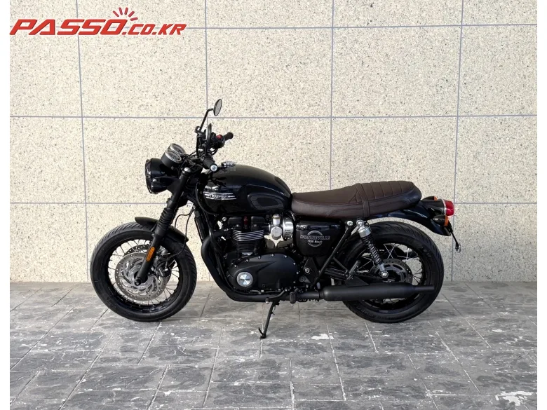 트라이엄프 본네빌 T120 블랙 2026 블랙 사진 2