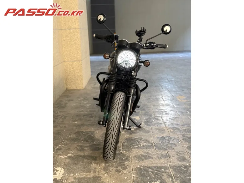 트라이엄프 본네빌 T120 블랙 2026 블랙 사진 7