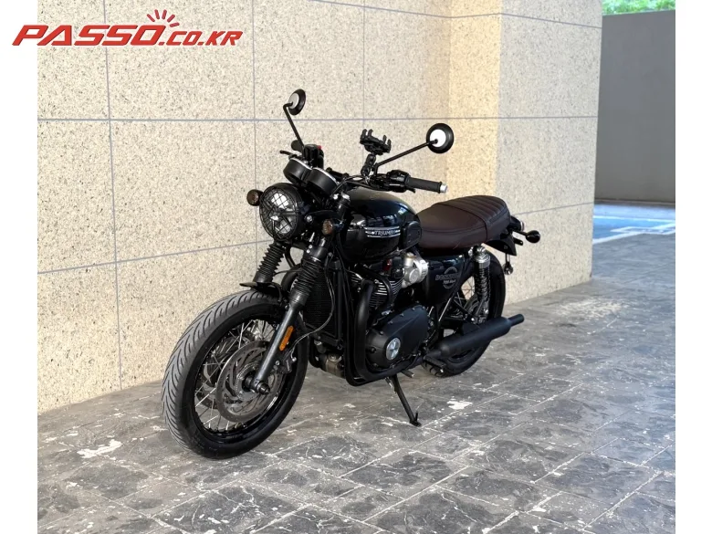 트라이엄프 본네빌 T120 블랙 2026 블랙 사진 8