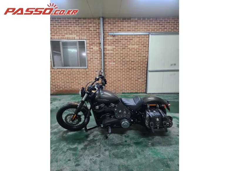 할리데이비슨 스트리트 밥 114 2020 블랙 사진 2