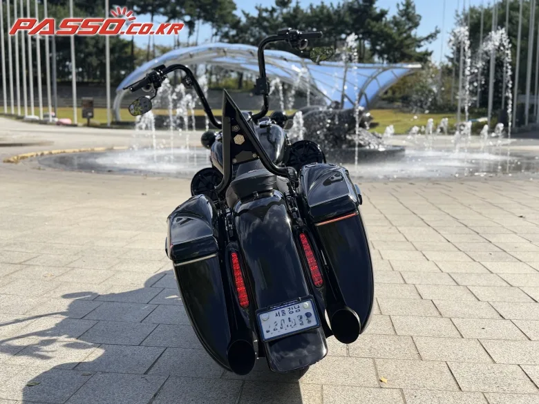 할리데이비슨 로드킹 스페셜 2021 블랙 사진 3